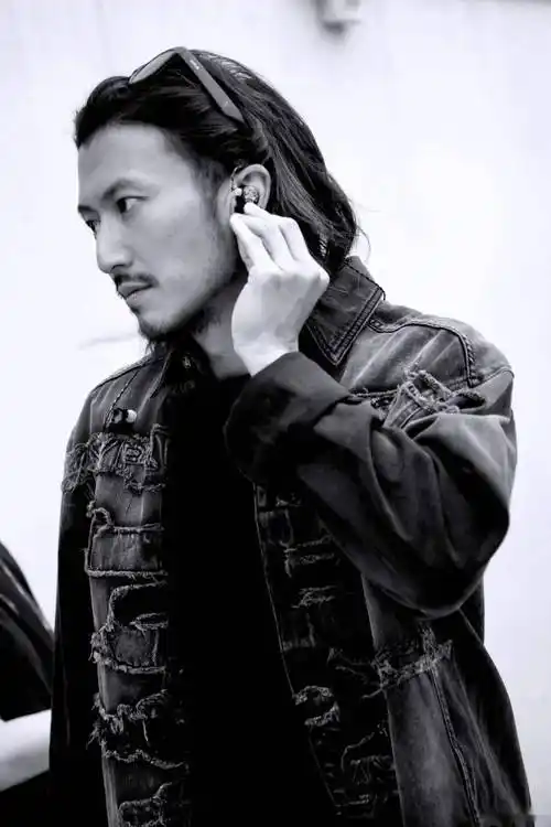 谢霆锋澳门开唱!high爆锋味摇滚美食节_fansclub_产品_微信