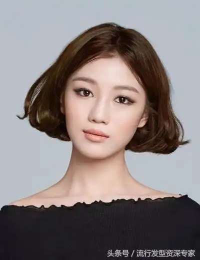 长中发美女发型流行元素,尽情享受美丽人生27款秋冬发型新的发型