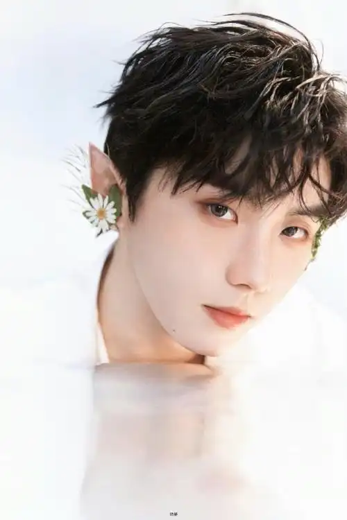 而你是all white的神  @时代少年团队长-马嘉祺    #时代少年团春日