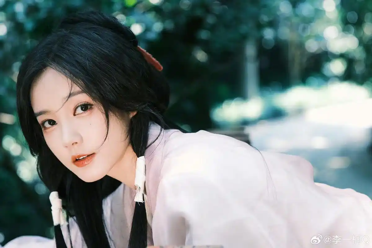李一桐古装造型也太惊艳了吧!