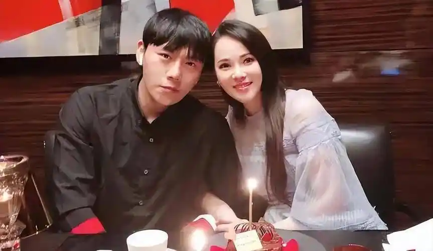 如今,我们已经看清庾澄庆和伊能静各自的新生活,希望他们能够在余生中