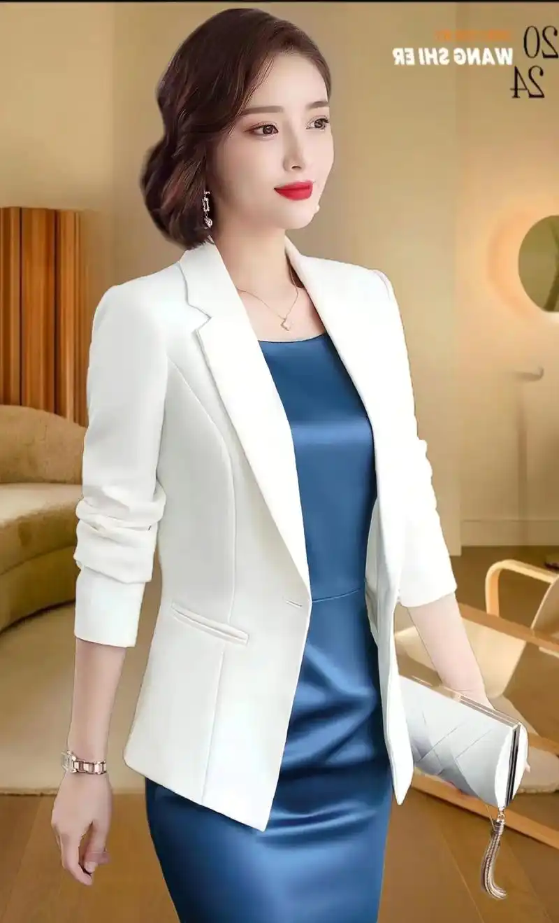 白西装轻松驾驭.嗨,亲爱的朋友们! - 抖音