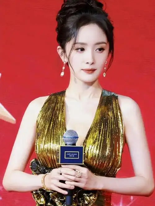 看了赵丽颖的郝秀萍后我才发现内娱留给杨幂的时间不多了