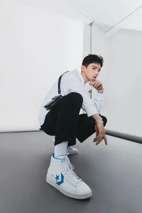 白敬亭正式加入converse家族 演绎全新pro leather系列,去做第一人