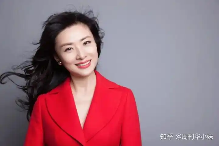 综艺唱歌的节目有哪些_江苏综艺频道儿童唱歌的节目_东北女主持唱歌