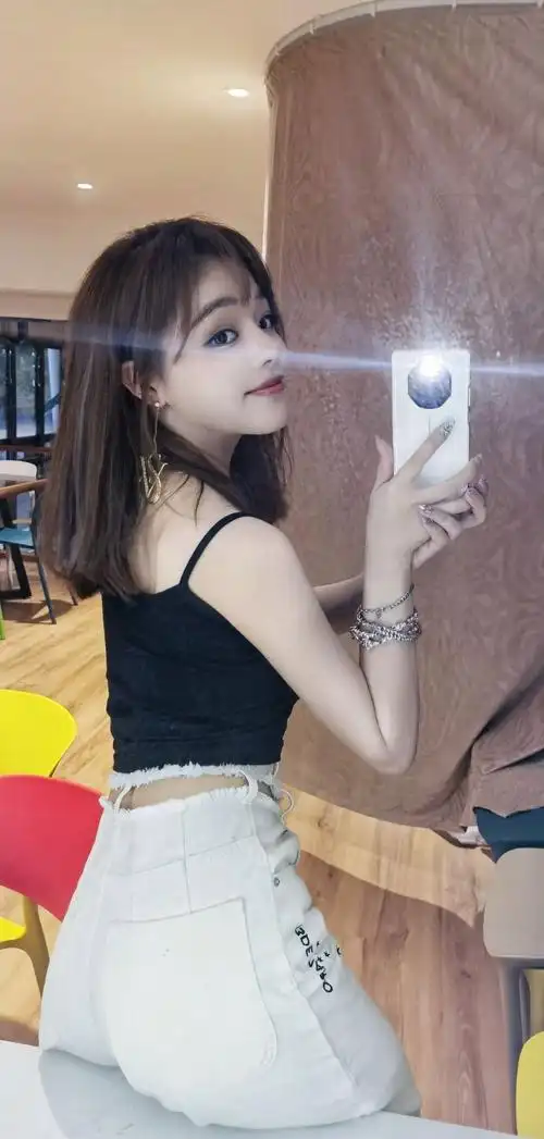 网友自制流行女歌手段位图,邓紫棋排名不上不下,黄霄云未来可期