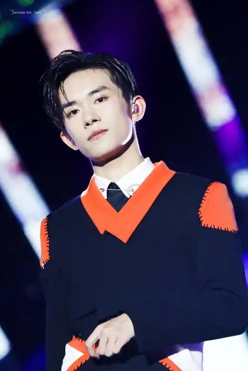 易烊千玺 #tfboys 五周年演唱会 高清 帅气