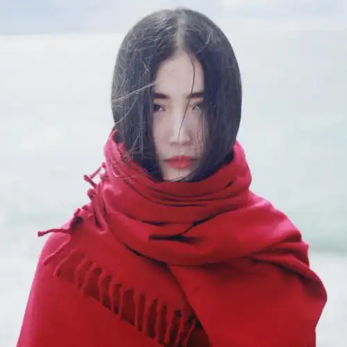 红衣美女高冷范_霸气女生头像图片_扣扣居