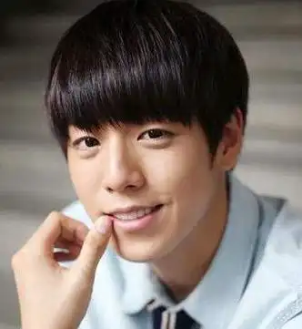 男生斜刘海怎么剪好看? 为你支招