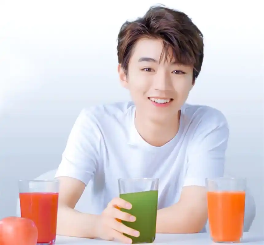 王俊凯治愈系笑容太美好了_p5 转载自百家号作者:小螃蟹的图库