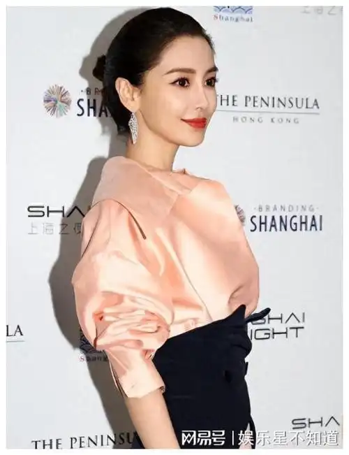 你敢信让陈伟霆黄晓明接连沦陷杨颖的手段可谓是高