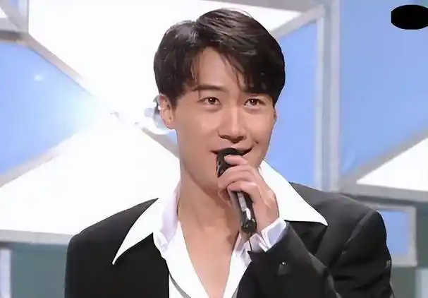 谁也没想到,57岁的黎明,竟然是娱乐圈最后的遮羞布_黎父_天王_北京