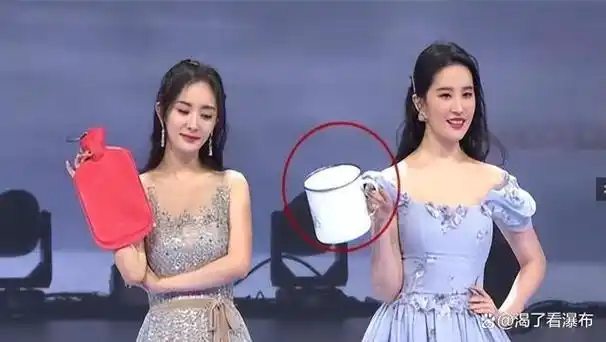 刘亦菲膀大又腰圆,算不算顶级美人?看看她和杨幂的合照你就知晓