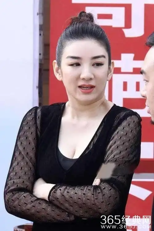 黄奕瘦回颜值巅峰,李念变胖还要靠p图,心疼生完之后再没瘦过的李湘