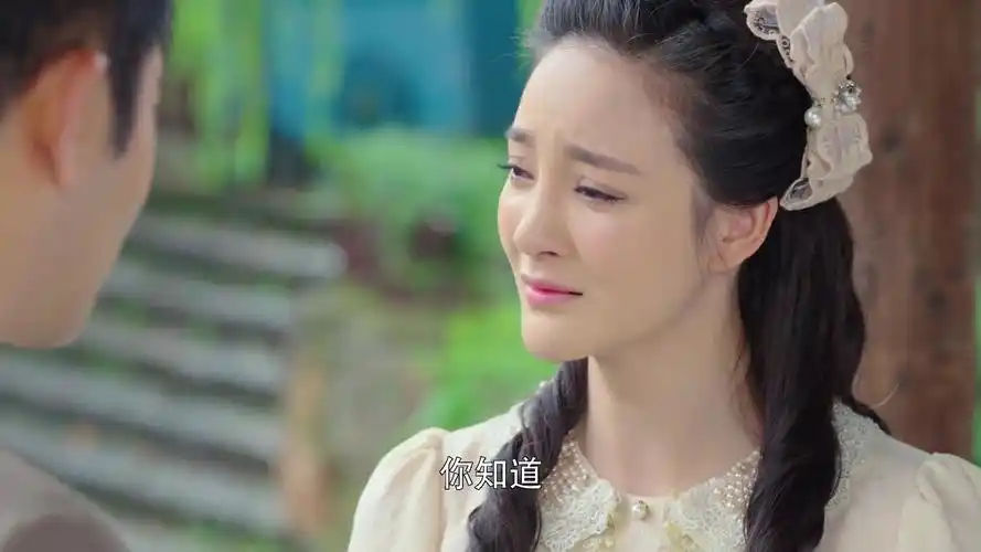 忍冬艳蔷薇:小姐向父亲问话,父亲承认美女是她的亲生母亲