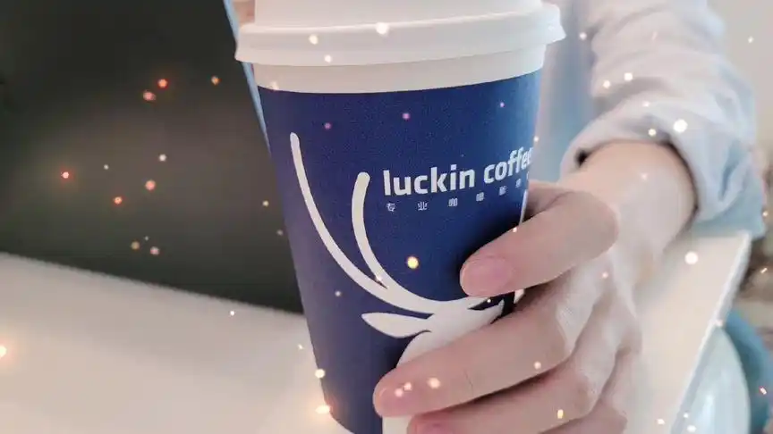 今天谁请客呢  #cv天空 空哥的美手