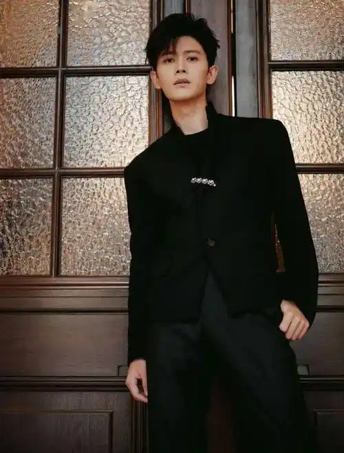 人气小生婚变内幕?任嘉伦集资应援?卢昱晓碰瓷周也?张龄心没人气?