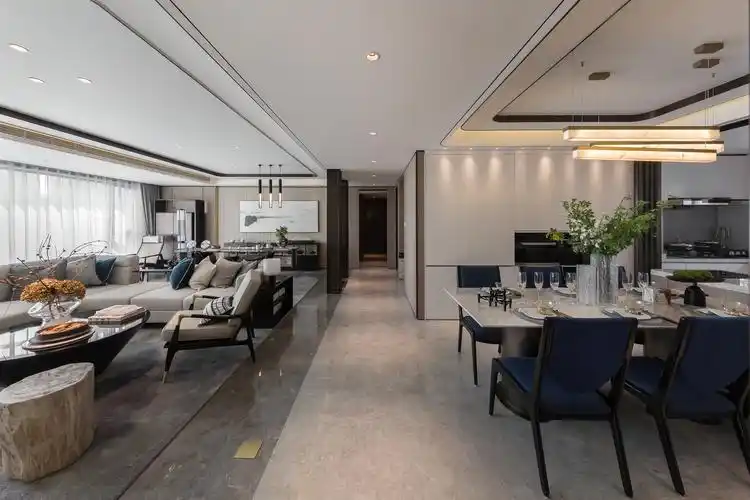 150户型是大平层空间,依然是一处能够三代同堂的幸福居所.