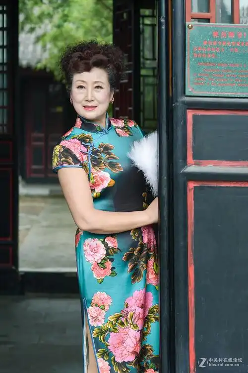50mm镜头南阳府衙拍中老年旗袍秀-中关村在线摄影论坛
