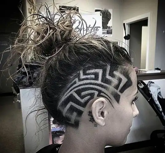 男生在鬓角刻什么图案好看?