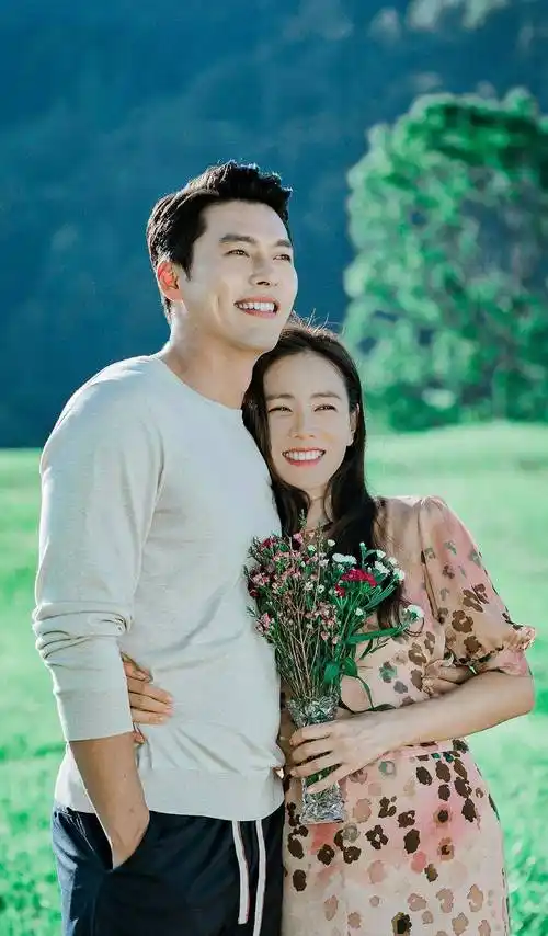 玄彬镜头下的孙艺珍,笑容治愈,阳光明媚,这对夫妻还在蜜月期_娱乐