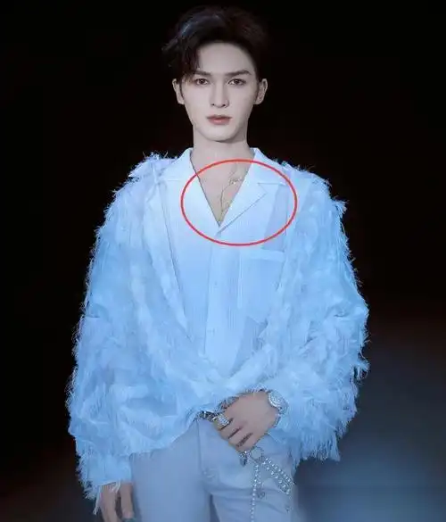 朱正廷才是真正的"美男",看到他脖子上的纹身,网友:太撩了