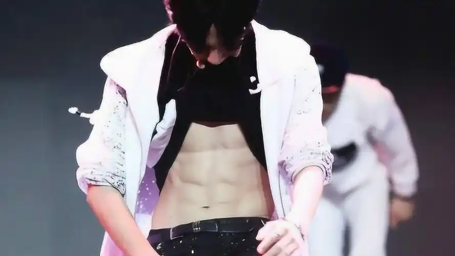 我承认,我是来看王一博小哥哥的腹肌的_腾讯视频