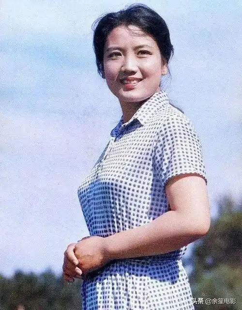 80年代当红女星李秀明巅峰时隐退卖薯片如今她过得怎么样了