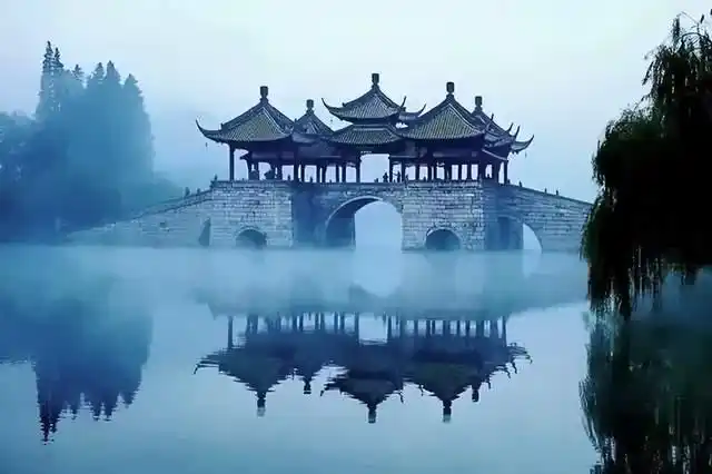 数学中的对称美———浐灞第十二小学三年级数学实践活动|轴对称|对称