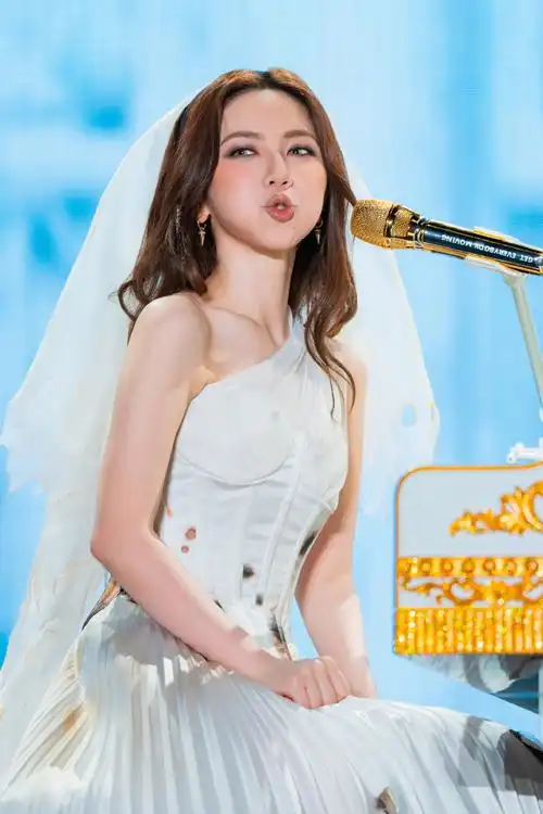 邓紫棋iamgloria世界巡回演唱会