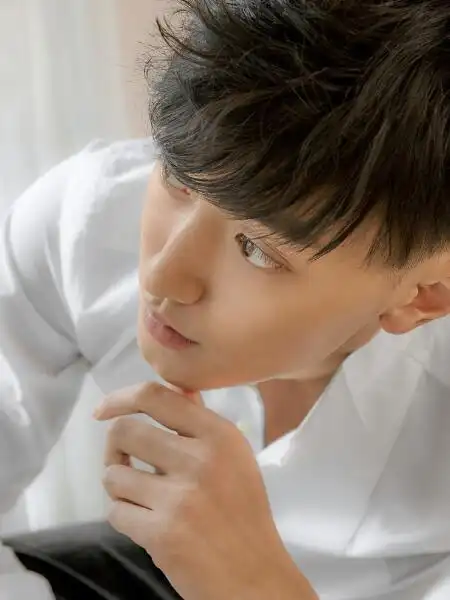 王宥钧,一个又帅又有辨识度又有演技的小鲜肉男神