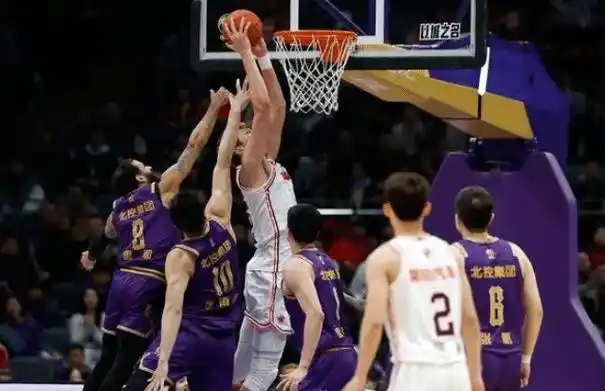 广东队神兵天降大胜北控队又收到两个好消息广东总冠军真稳了