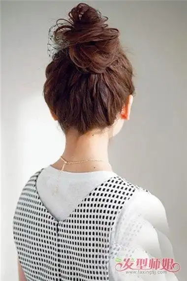 教你扎出减龄显美的蓬蓬丸子头 绝对给你安全感扎发系列发型(3)_发型