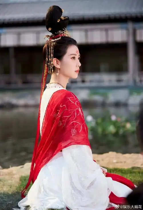 原来刘诗诗原名叫刘诗施