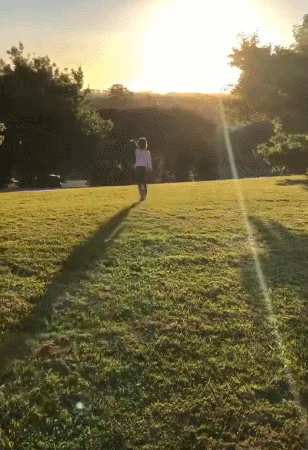 李小璐哥哥晒甜馨阳光下奔跑劝人们学会善良想甜馨了