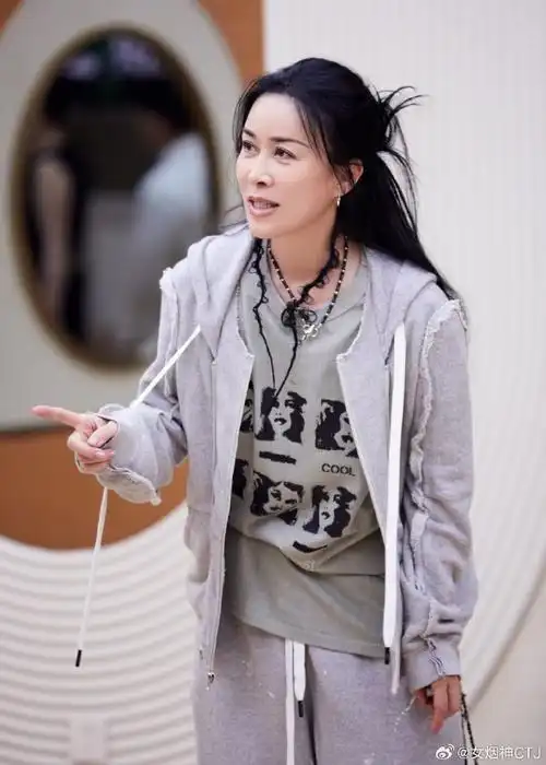 那英  ying na  性别:女  出生日期:1967-11-27  出生地:中国,辽宁