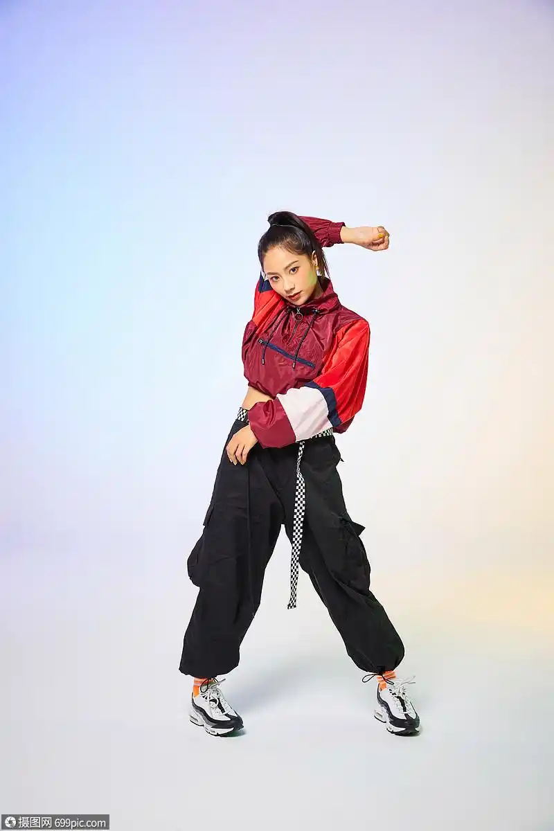活力街舞女生嘻哈亚洲人
