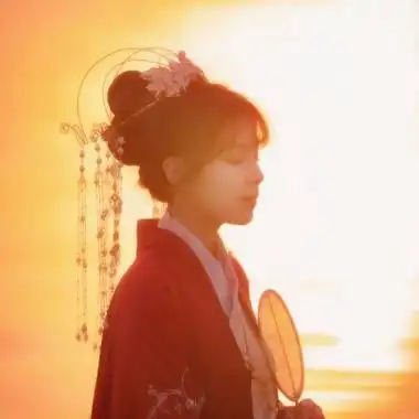 古风红衣女子头像高清