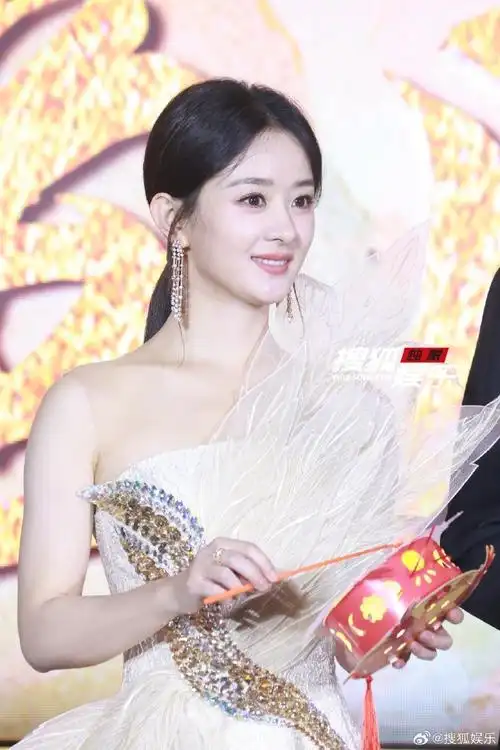 赵丽颖羽纱仙子裙##赵丽颖发布会路透##与凤行 榴莲飘飘的仙侠风#与