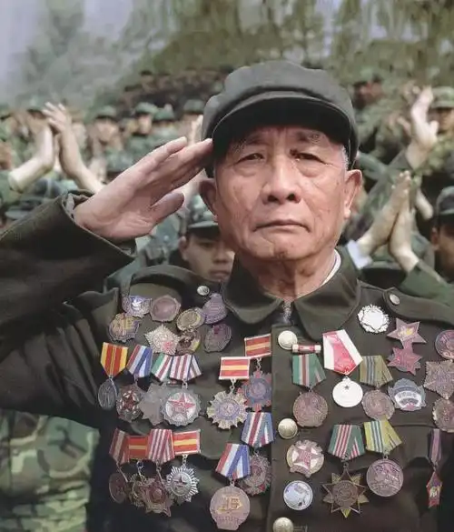 八一,100张图带你揭秘军人真实生活!看哭了,军人退伍泪崩瞬间!