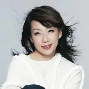 勇夺歌王之后,林忆莲又推出一首电影