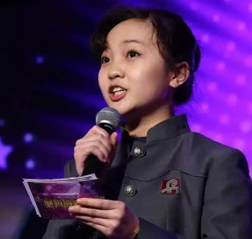 17岁的林妙可长什么样?