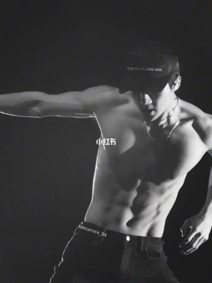 吴世勋肌肉合集