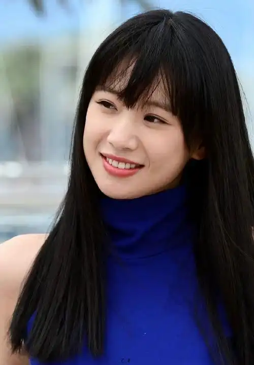 国内首位走上戛纳红毯的90后女演员李梦(2013年