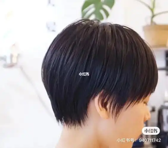 女生短发后面翘起来不自然要怎么处理?