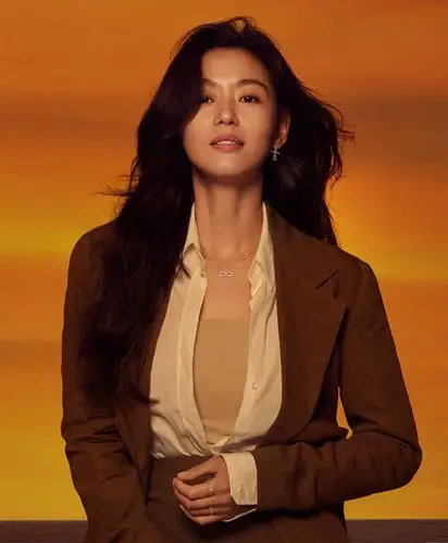 全智贤造型罕见大翻车!穿芭比粉裙太显廉价感,全靠优越气质撑起