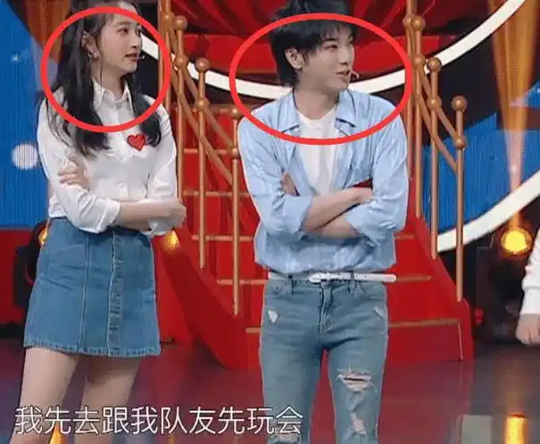 关晓彤和华晨宇不避嫌了带火情侣站姿让贾玲都为之侧目