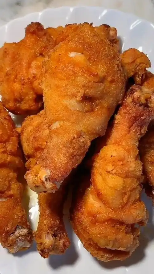 家庭版炸鸡腿就做好了,吃起来外酥里嫩,特别好吃