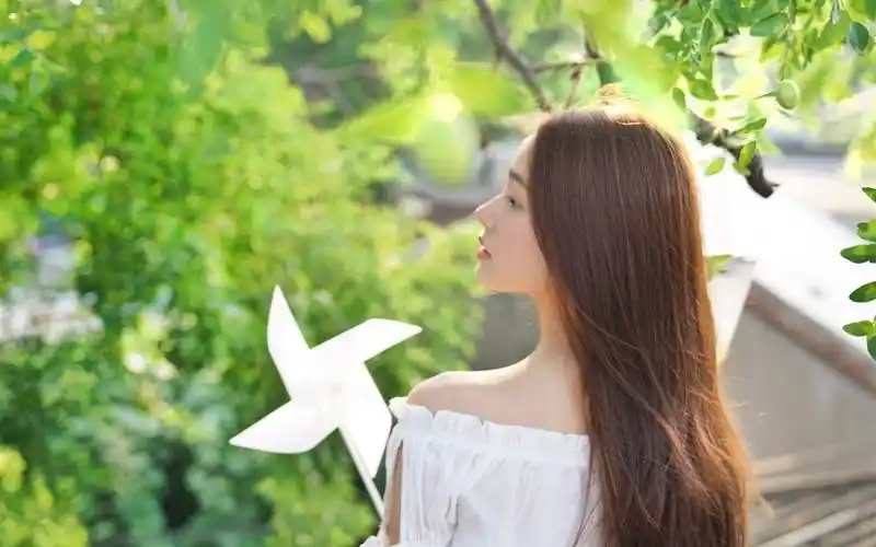 林允户外小清新写真图片桌面壁纸