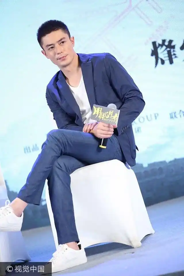 霍建华吴亦凡胡歌:帅气的男星才能hold得住这款"平头"!